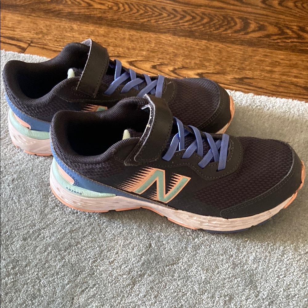 New Balance Black and Blue Sneakers Sporty Design